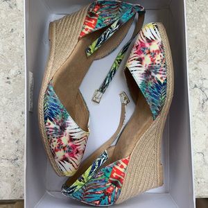 Nine West multi color wedges